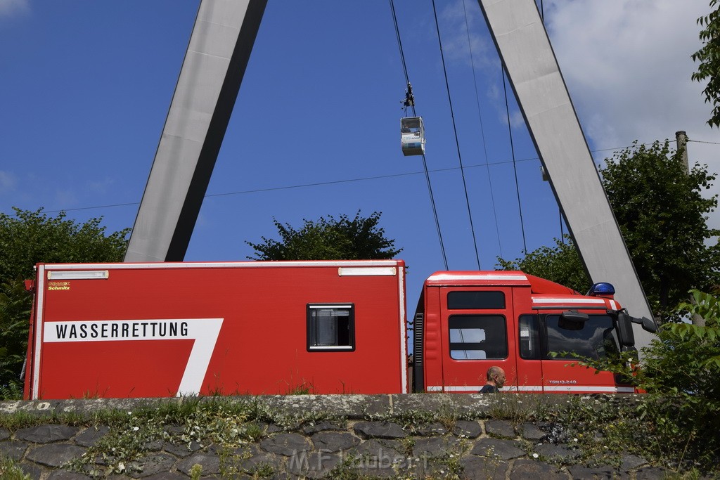 Uebung BF Taucher und Presse Koeln Zoobruecke Rhein P203.JPG - Miklos Laubert